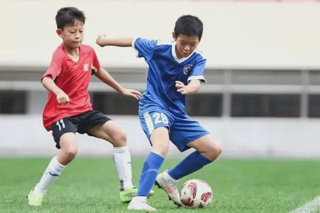 mk体育下载-绿茵赛场，等你上场！2026虹赛场·虹口超级杯少年组开启招募啦