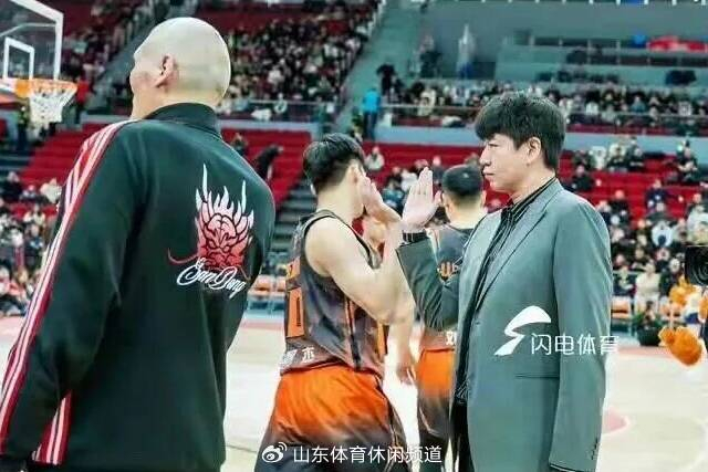 时隔五年进八强，山东男篮这个夏天究竟该如何“变”？|季后赛|上海|沙奎尔·奥尼尔|球队|赛季_新浪体育_新浪新闻